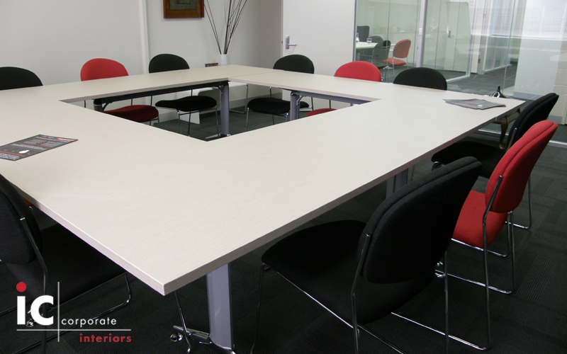 Re configurable Meeting Table