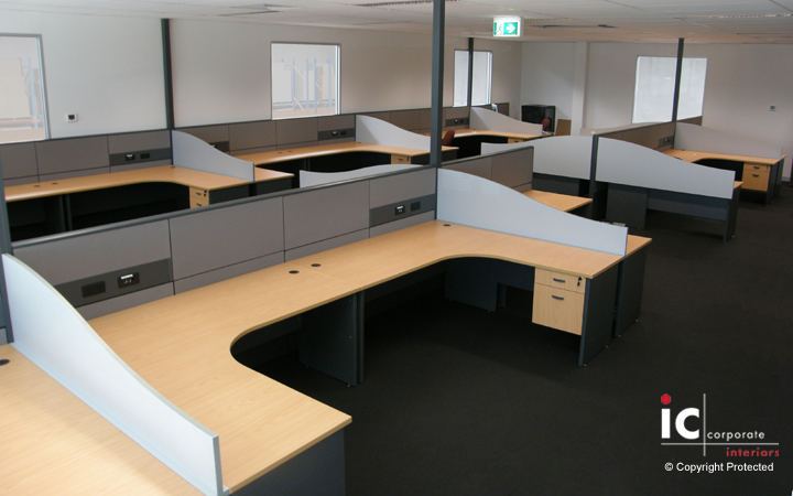 Open Plan Workstations for 22 People