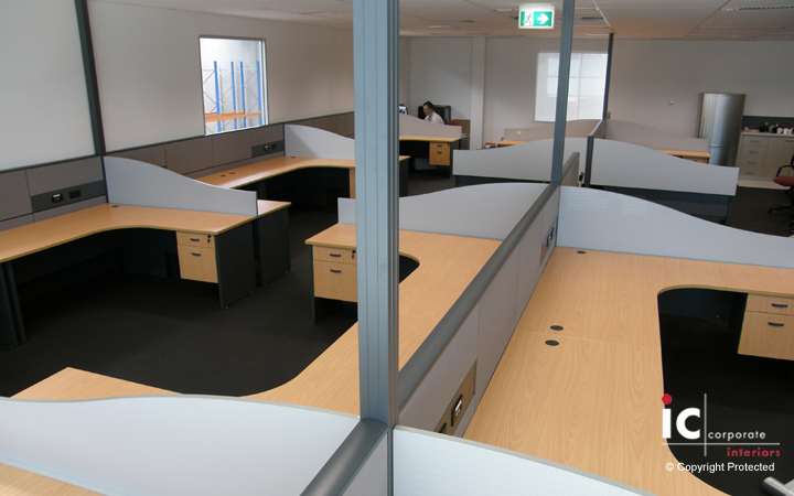 Workstations with 75mm Tile Screens