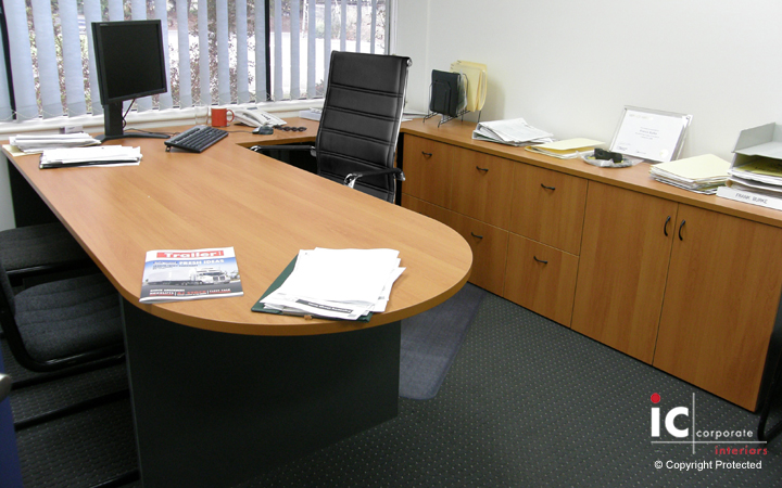Managerial Office with D-End Desk